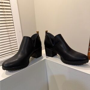 Dr. Scholl’s, Black, Size 8.5, Chelsea Boot. Never worn, excellent condition